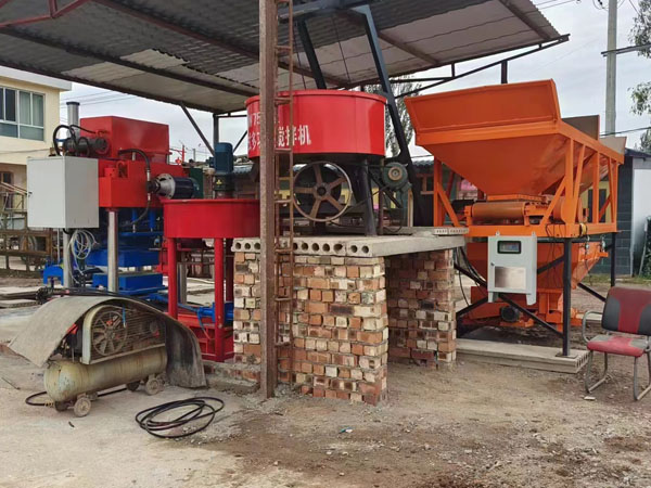 免拆模板設(shè)備