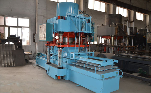 免拆模板設(shè)備